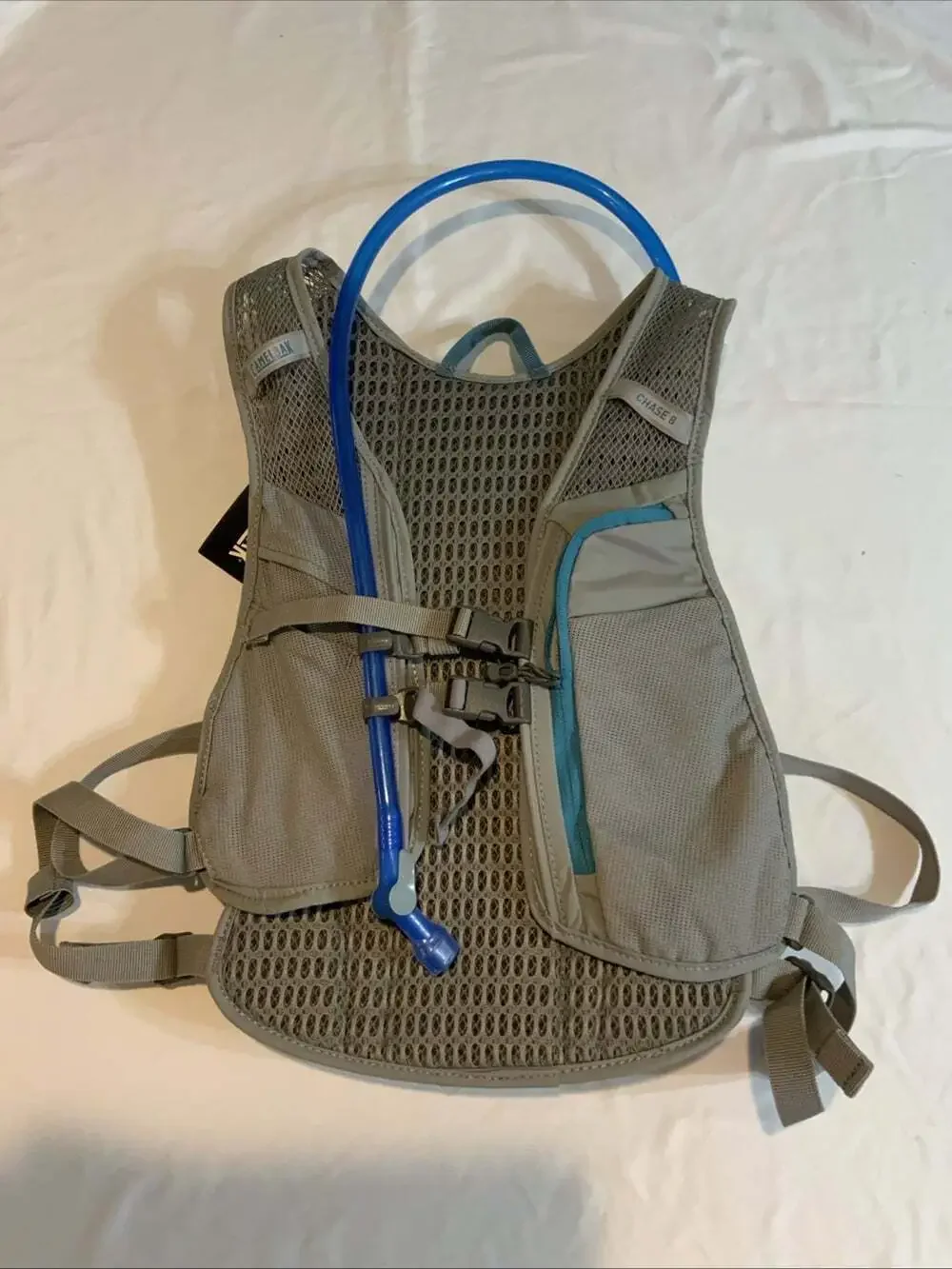 Camelbak Chase 8 Gray Hydration Vest NWT